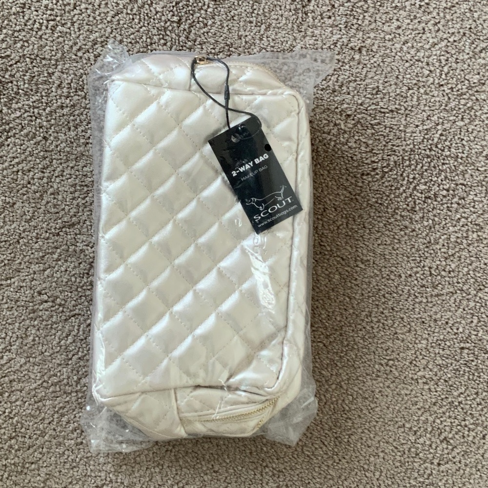 Scout Bags 
2-way Make up Bag
